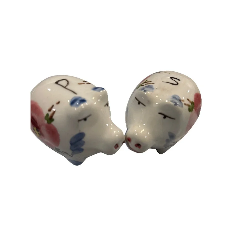 Ceramic Pigs With Decorative Flower Salt And Pepper Shakers Vintage